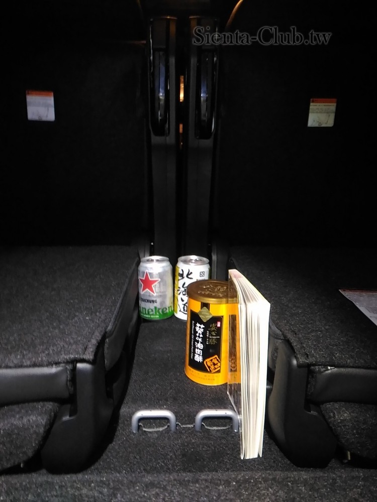 即使鋪上平整化套件，採到這個空間，腳底一沉，還是會怕怕的！