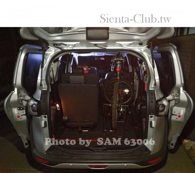 Sienta_容量_3+1人+單車