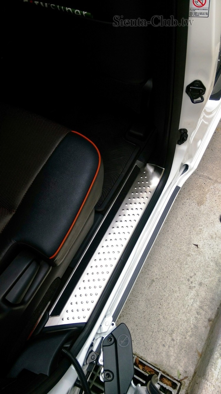 防刮腳踏板 2.jpg