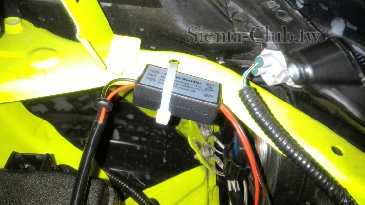 控制盒用束帶固定