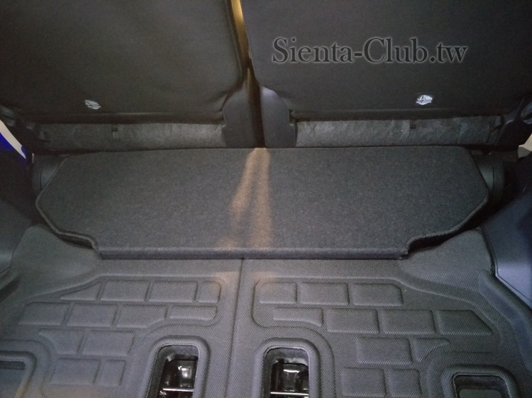 原廠附的板子 可以丟在那邊 這塊好像只有台灣才有!