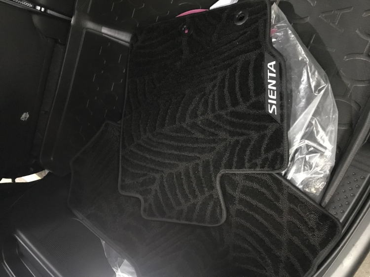 Sienta原廠毛毯腳踏墊