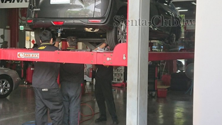 安裝後下防傾桿