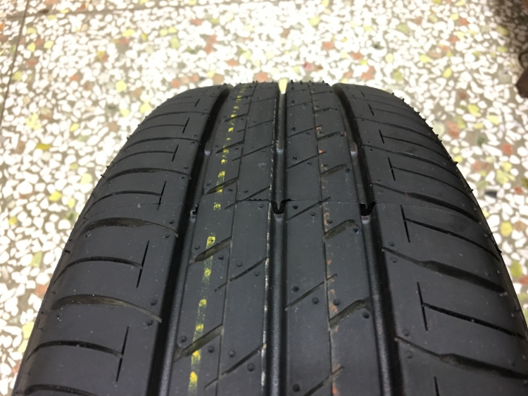 SIENTA原廠15吋鋁圈+胎出售