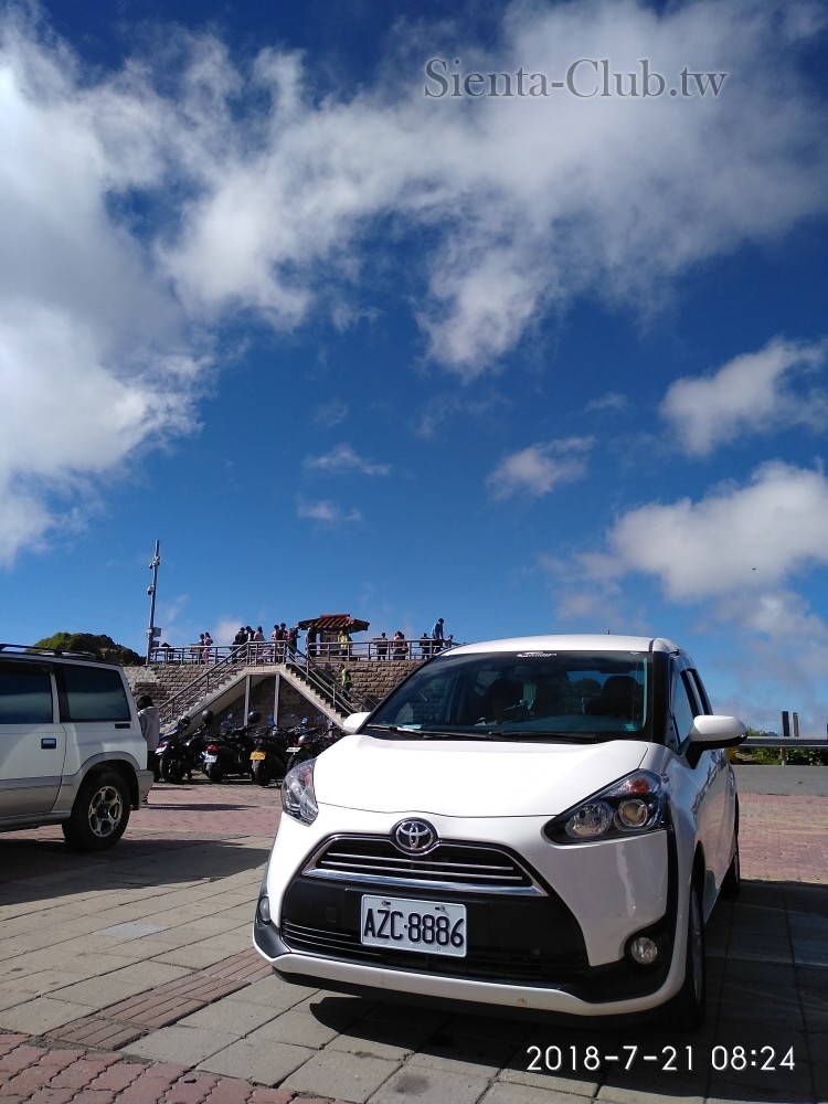 停車場只停了一半，真好^^