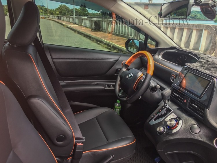 可能太久沒開新車了，這樣的內裝讓我有戀愛的感覺....