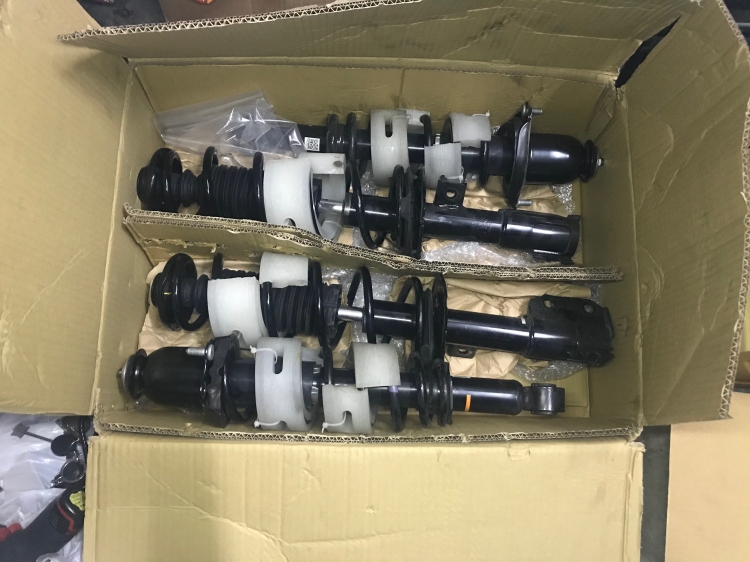 1.8豪華plus原廠避震+避震墊