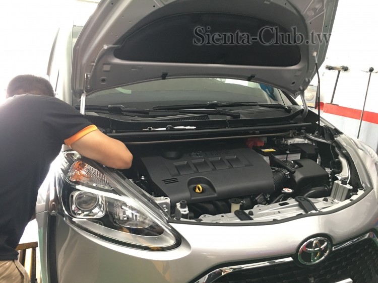 引擎室拉桿安裝