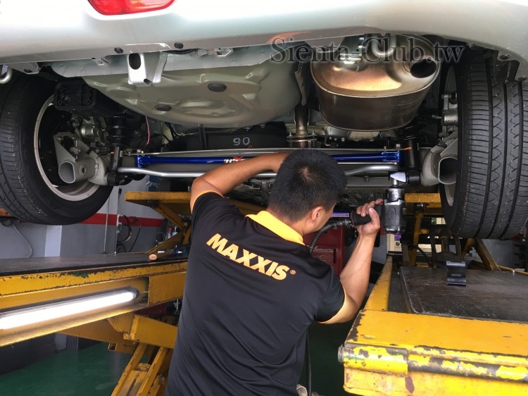 後下防傾桿安裝