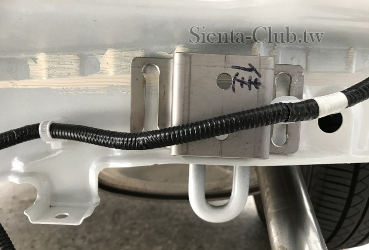 右邊潰縮座位置