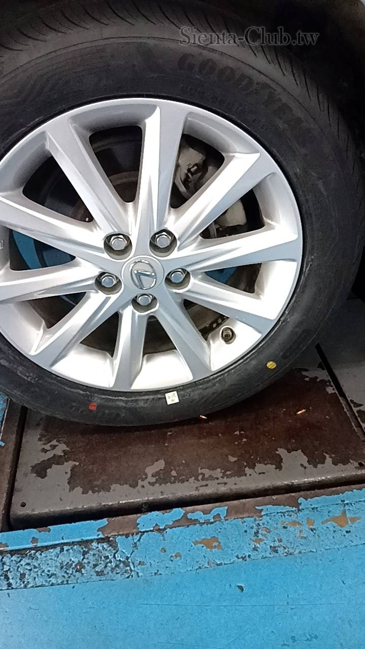 CT200的16框+固特異AMG205/55/16